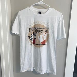 Cute graphic tee. Only worn once!